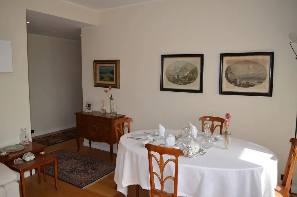 B&B Paradisett Côme 0*,  Italie