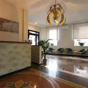 hotel-la-tavernetta.hotelitalianriviera.com/
